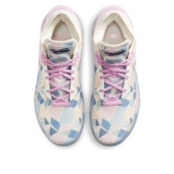 Nike LeBron 18 - Équilibre Parfait entre Stabilité et Flexibilité