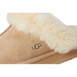 UGG Disquette B0DRDRHVG2 - Un Chausson pour les Amateurs de Confort Moderne